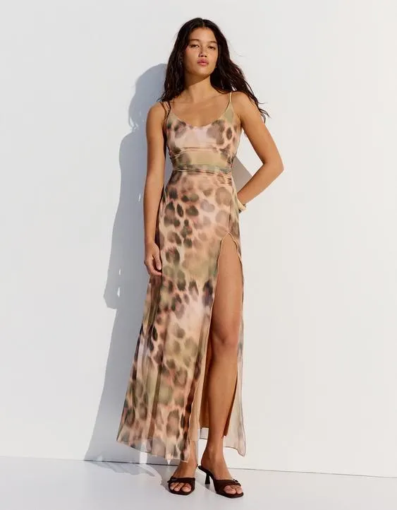 Платье миди из полупрозрачной ткани с анималистическим принтом