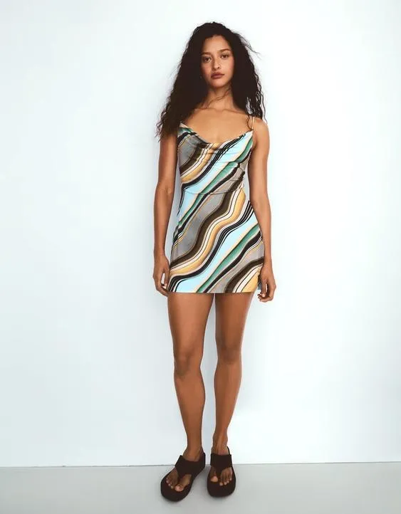 Платье мини с горловиной халтер