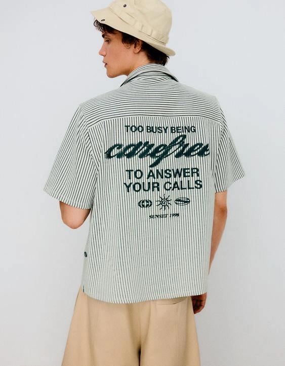 Bershka Рубашка объемного кроя в полоску с короткими рукавами и принтом купить с доставкой.