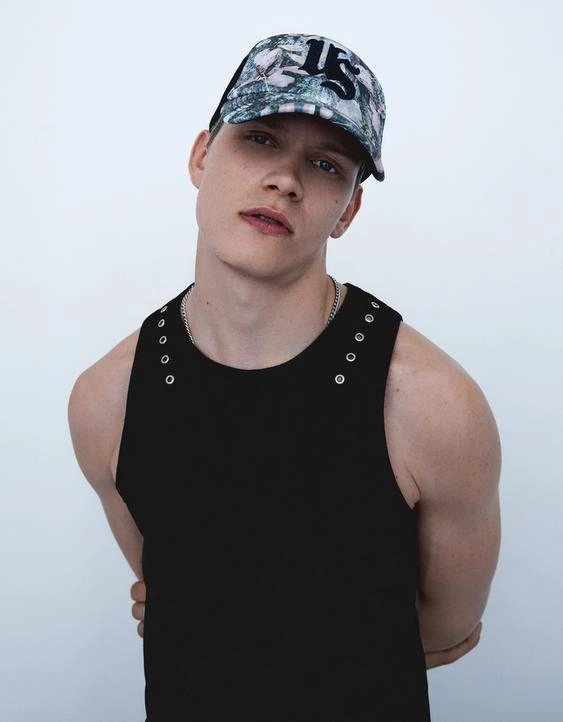 Bershka Кепка в стиле TRUCKER с принтом