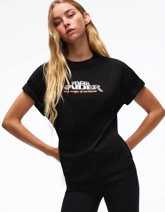 Bershka Футболка оверсайз с принтом TOMB RAIDER