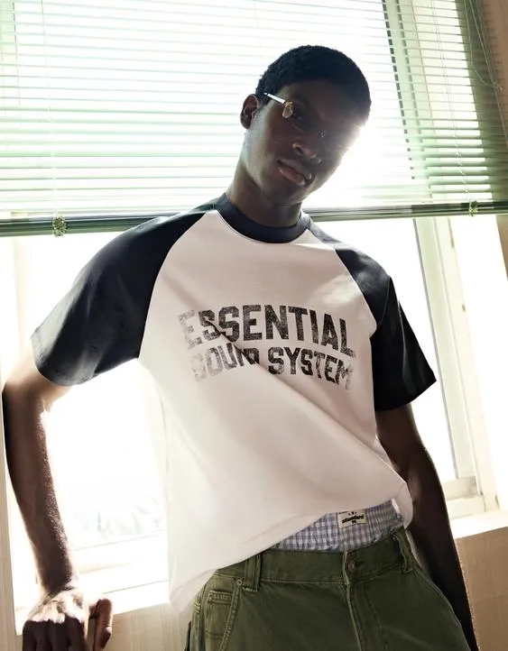 Футболка реглан с принтом- Заказать в России