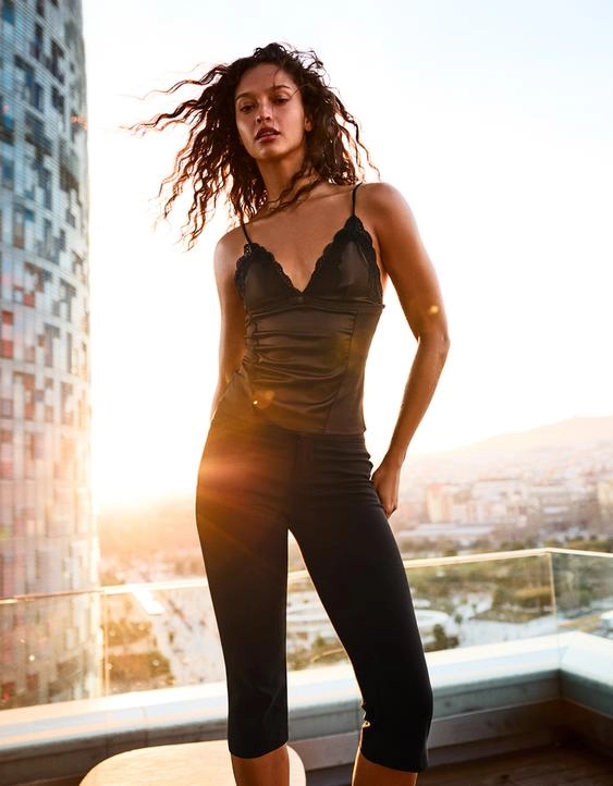 Bershka Кружевной топ с отделкой купить с доставкой.