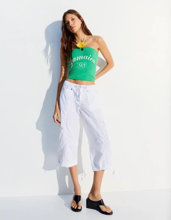 Bershka Топ с цветочным принтом и горловиной халтер купить с доставкой.