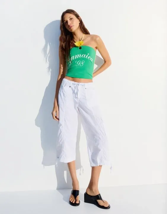 Bershka Топ с цветочным принтом и горловиной халтер