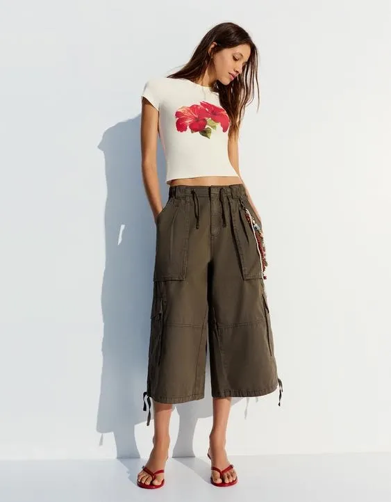 Bershka Шорты карго с цепочками