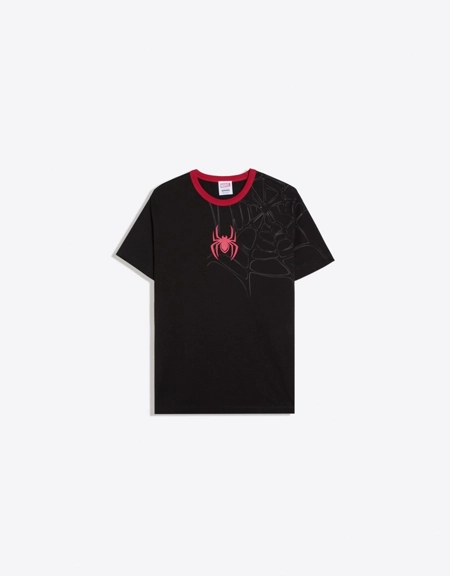 Bershka Футболка с контрастным принтом SPIDERMAN купить с доставкой.