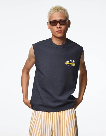 Bershka Футболка в утилитарном стиле из рельефной ткани с принтом