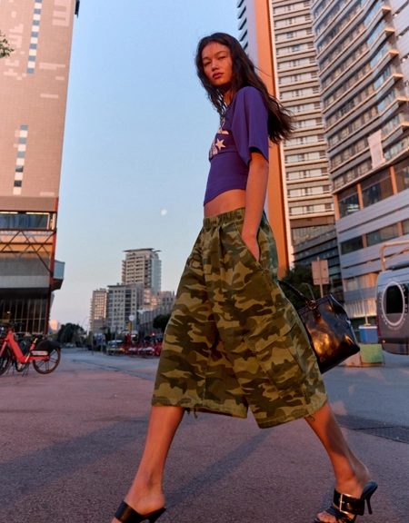 Bershka Шорты карго с принтом