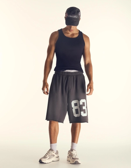 Шорты-бермуды с двойным поясом и принтом