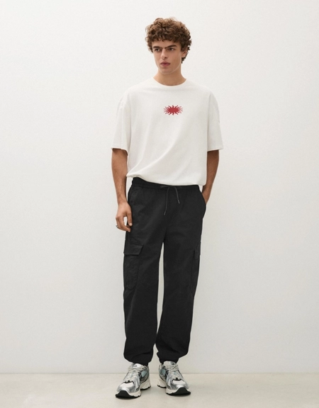 Bershka Джоггеры карго зауженные купить с доставкой.