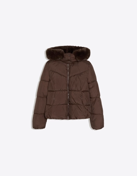 Bershka Стеганая куртка с капюшоном с мехом