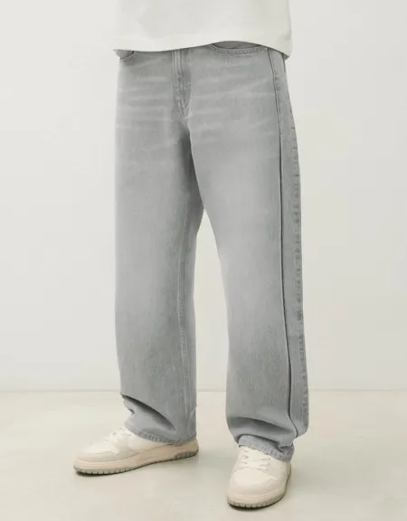 Джинсы свободного кроя
