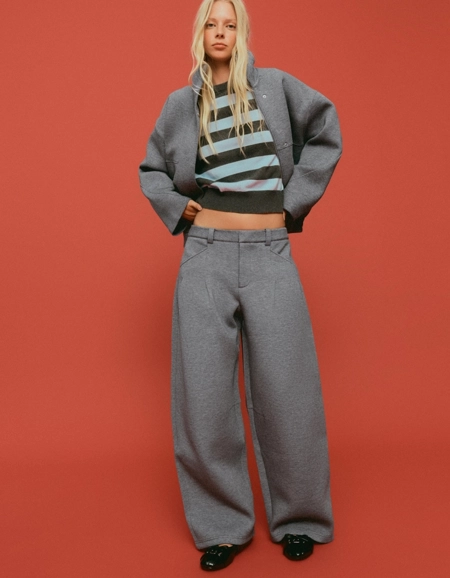Bershka Брюки BARREL с защипами из ткани SCUBA