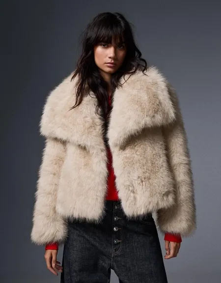 Bershka Куртка из меха с лацканами