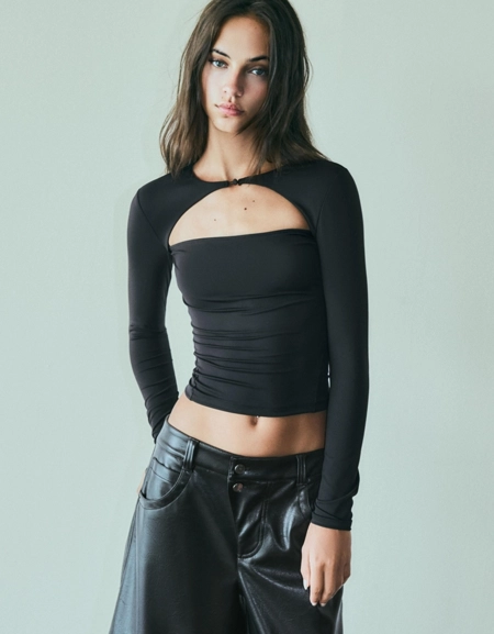 Bershka Футболка из полиамида с вырезами купить с доставкой.
