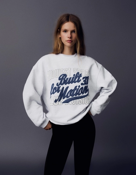 Bershka Толстовка оверсайз с круглым вырезом и принтом