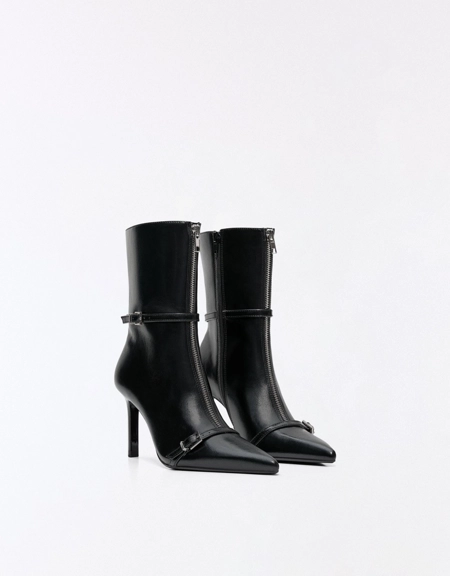 Bershka HEELED ANKLE BOOTS WITH BUCKLE DETAIL