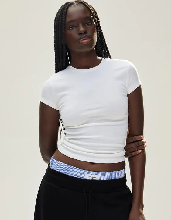 Футболка с круглым вырезом и короткими рукавами- Заказать в России