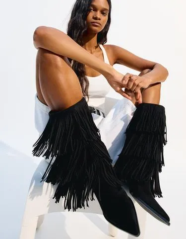 KITTEN HEEL BOOTS WITH FRINGING