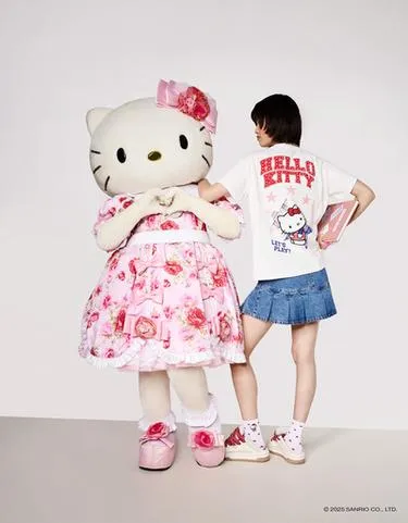 Футболка с короткими рукавами и принтом HELLO KITTY