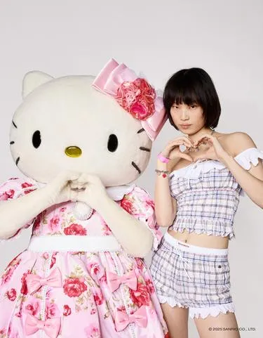 Топ HELLO KITTY в клетку с кружевом