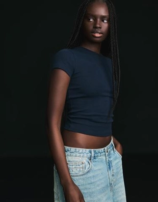 Футболка с круглым вырезом и короткими рукавами- Заказать в России