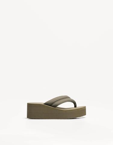 Bershka Стеганые шлепанцы на платформе