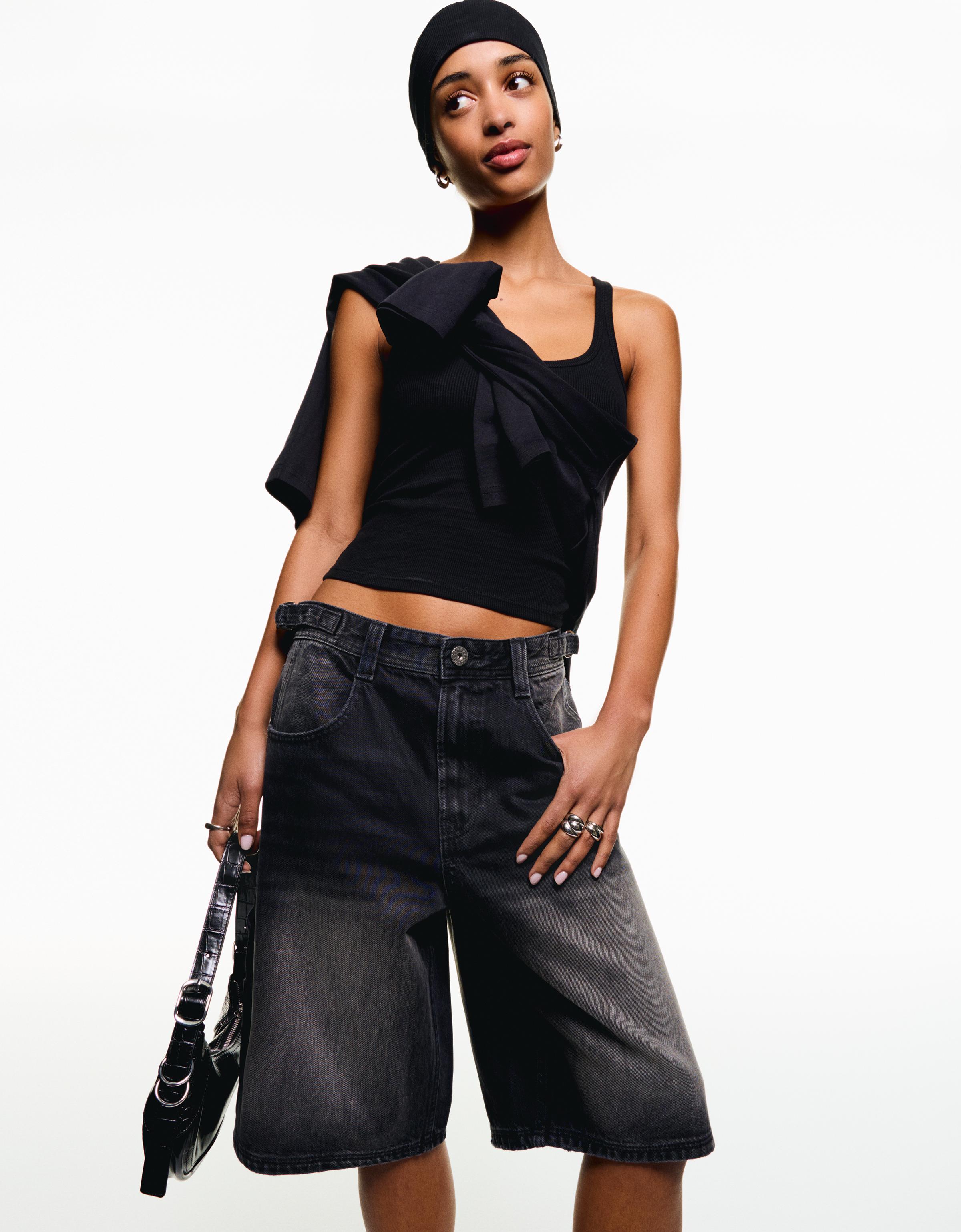 Bershka Джинсовые шорты объемного кроя