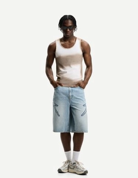 Bershka Джинсовые шорты с нашивками «звезды» купить с доставкой.