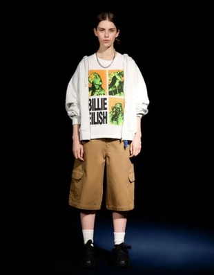 Bershka Футболка с короткими рукавами и принтом BILLIE EILISH купить с доставкой.