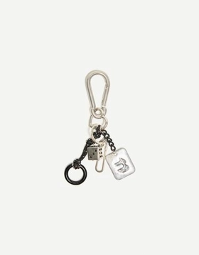 Bershka Брелок с застежкой-карабином купить с доставкой.