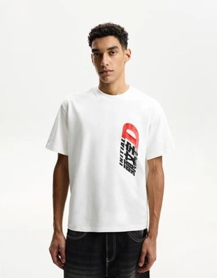 Bershka Футболка с принтом INITIAL D купить с доставкой.