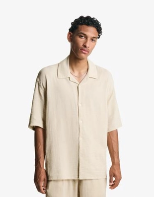 Bershka Рубашка из рельефной ткани с короткими рукавами купить с доставкой.
