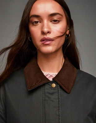 Пальто с вощеным покрытием и контрастным воротником- Заказать в России