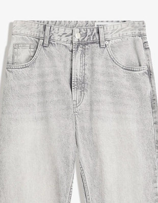 Grey|5372/534 - Bershka Расклешенные джинсы прямого кроя