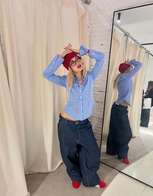 Рубашка облегающего кроя с расклешенными рукавами- Заказать в России