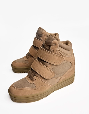 Высокие кроссовки на танкетке- Заказать в России