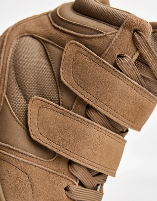 Высокие кроссовки на танкетке- Заказать в России