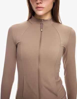 Куртка из быстросохнущей и дышащей ткани с молнией- Заказать в России