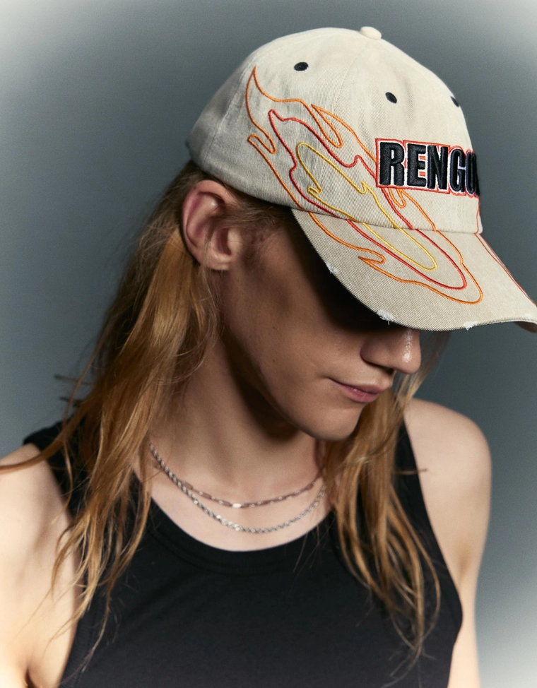 Бейсболка bershka demon slayer