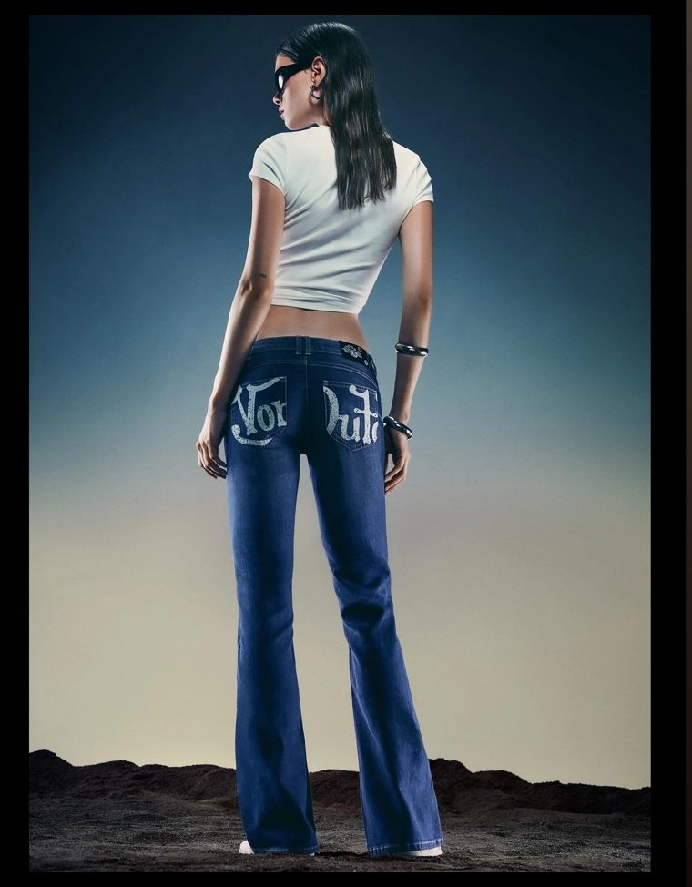 Расклешенные джинсы Von Dutch с вышивкой