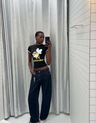 Футболка с короткими рукавами и принтом SHIN CHAN- Заказать в России