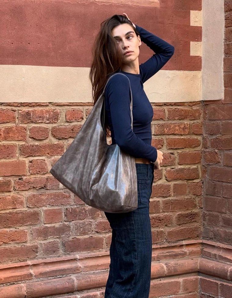 Сумка из лакированной кожи