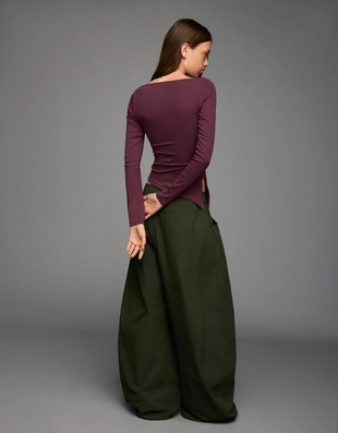 Футболка асимметричного кроя с длинным рукавом- Заказать в России