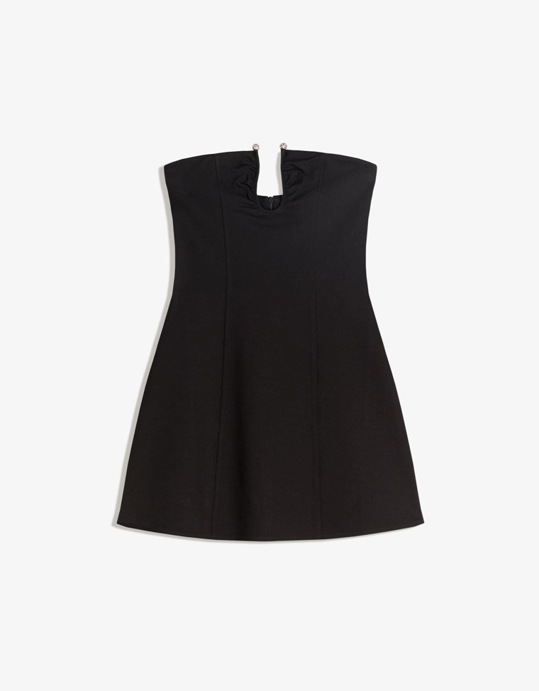 Мини-платье из блестящей ткани с вырезом