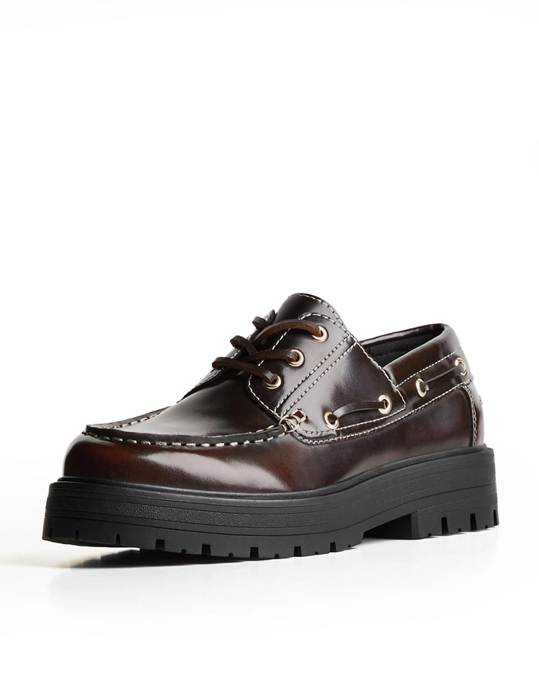 Топсайдеры с брашированным эффектом