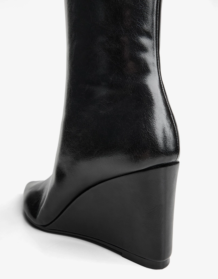Wedge boots