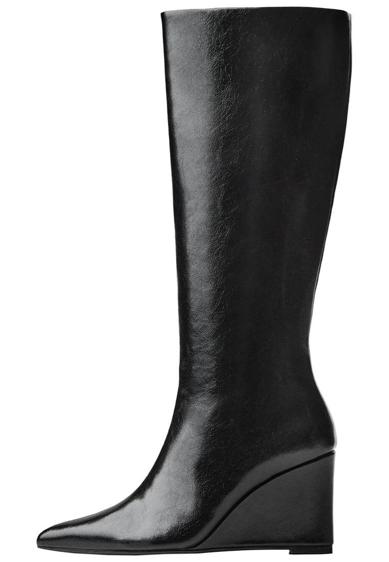 Wedge boots