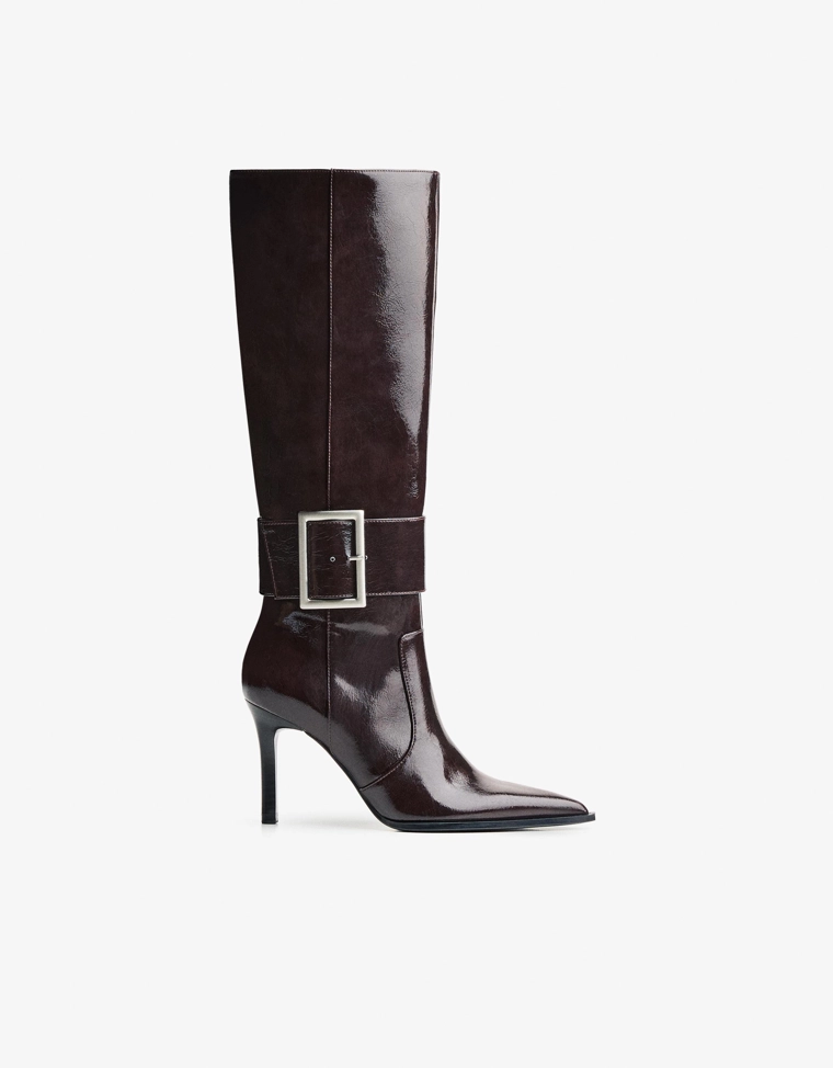 Сапоги на каблуке с пряжкой